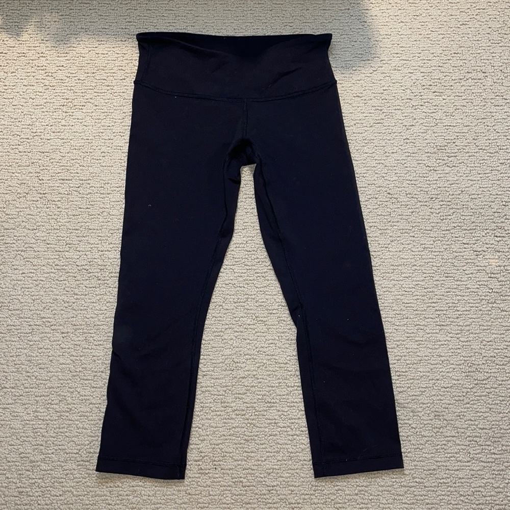 Lululemon mint condition wunderunder crop size 6